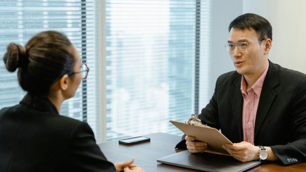 employee meeting with boss