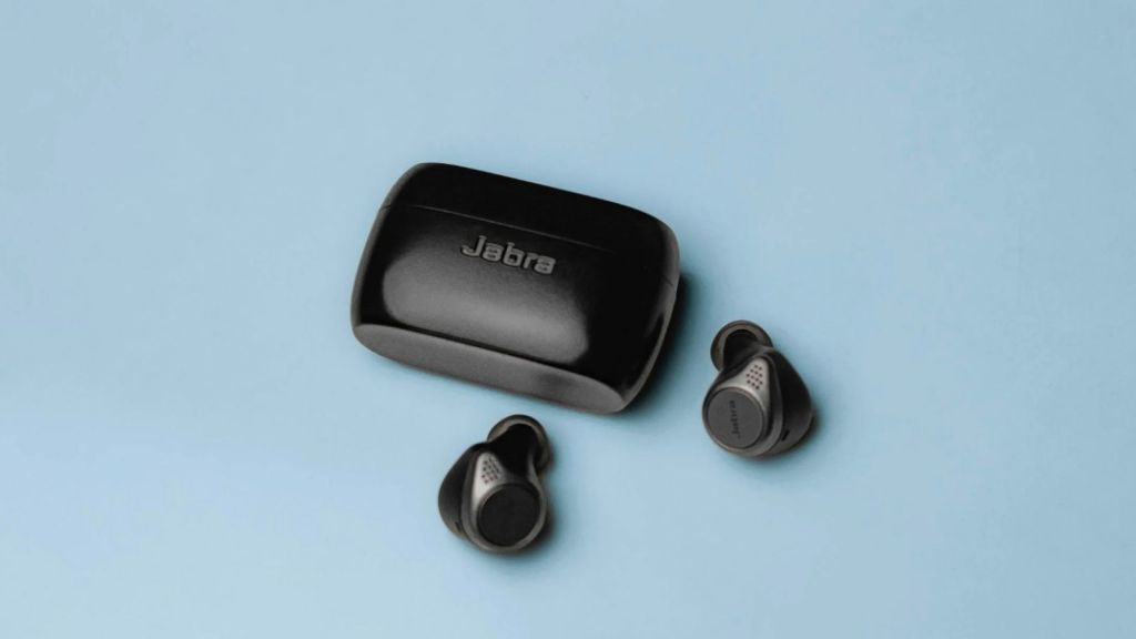 earbuds with charging case