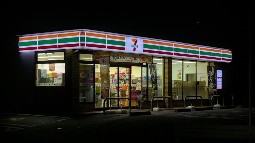 7 eleven at night