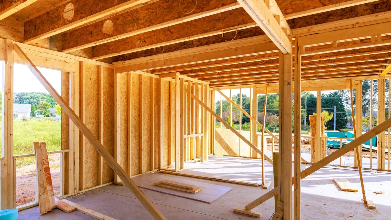 The Ultimate Backfire: Shady Businessman Sues Homeowners for $100K—Only to Be Ordered to Pay Them Instead new house under construction