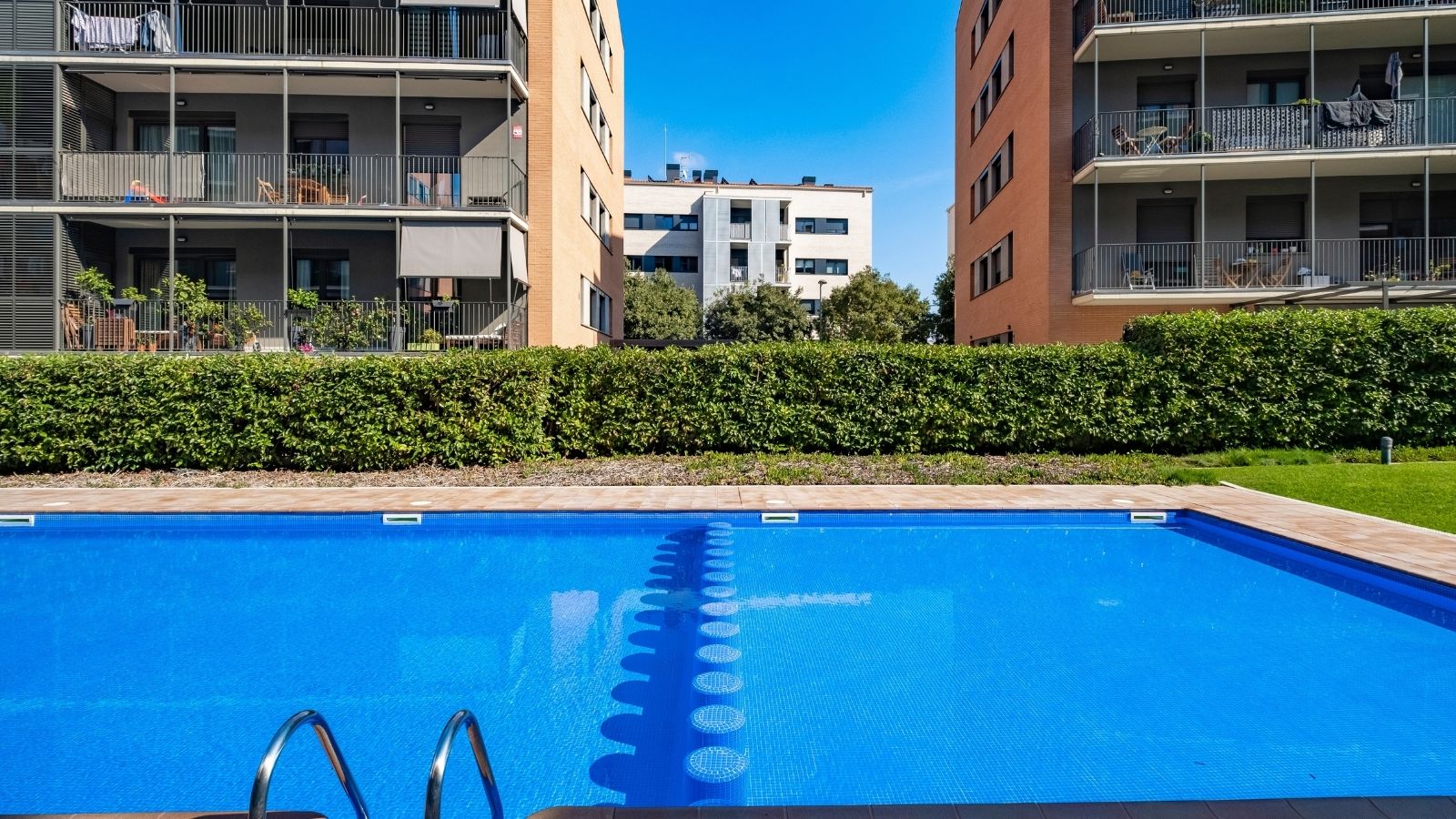 Boyfriend Draws Boundary Over Girlfriend’s Sister Using Apartment Pool Without Them Home outdoor apartment complex swimming pool