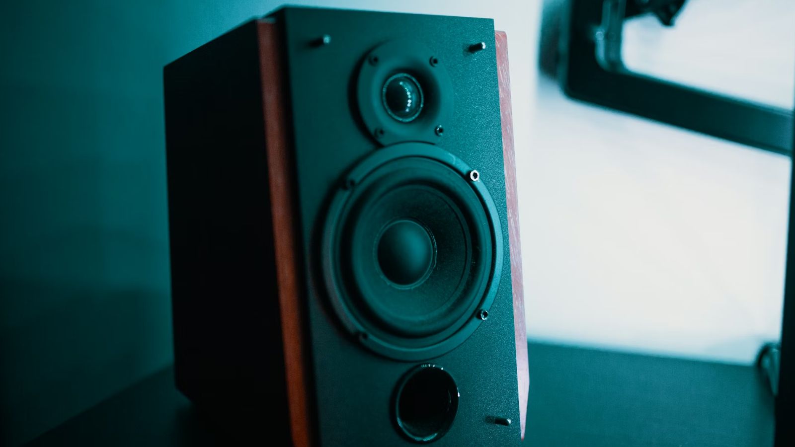 The Ultimate Retail Backfire: Exploited Grocery Worker Triggers a Massive Corporate Audit to Teach Toxic Peers a Lesson Black speaker with wooden brown surface
