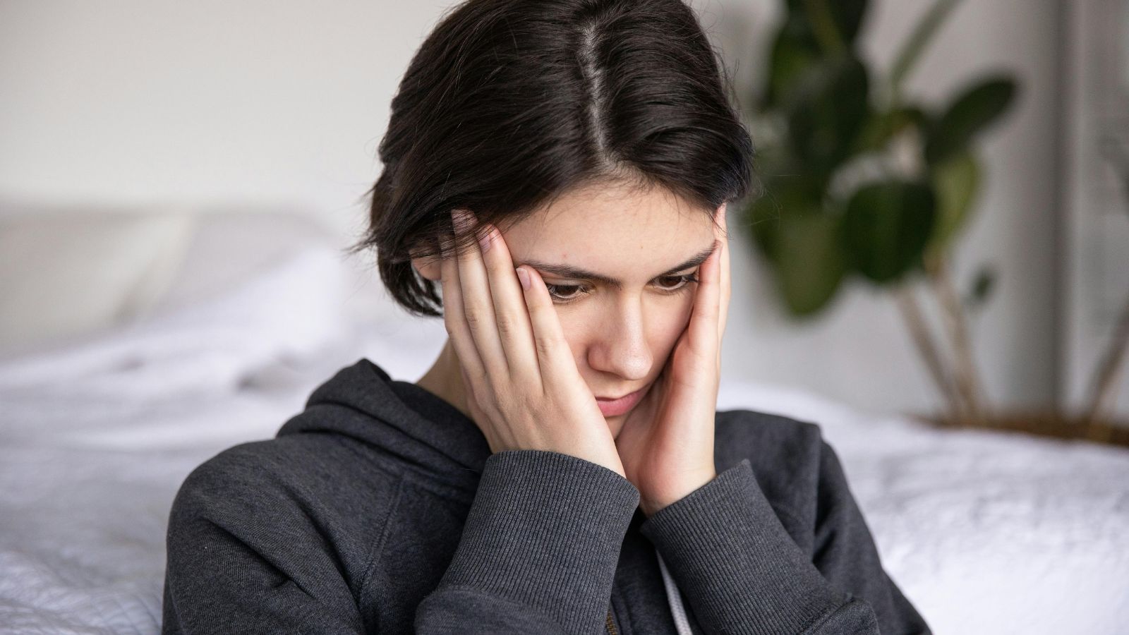 Tents and Tension: How One Man’s Honest Advice Triggered a Vacation Ruining Meltdown in the Middle of Nowhere woman in black hoodie