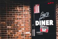 A Restaurant Owner Cut All Raises and Bonuses. The Staff’s Mass Walkout Just Forced Him to Sell the Business