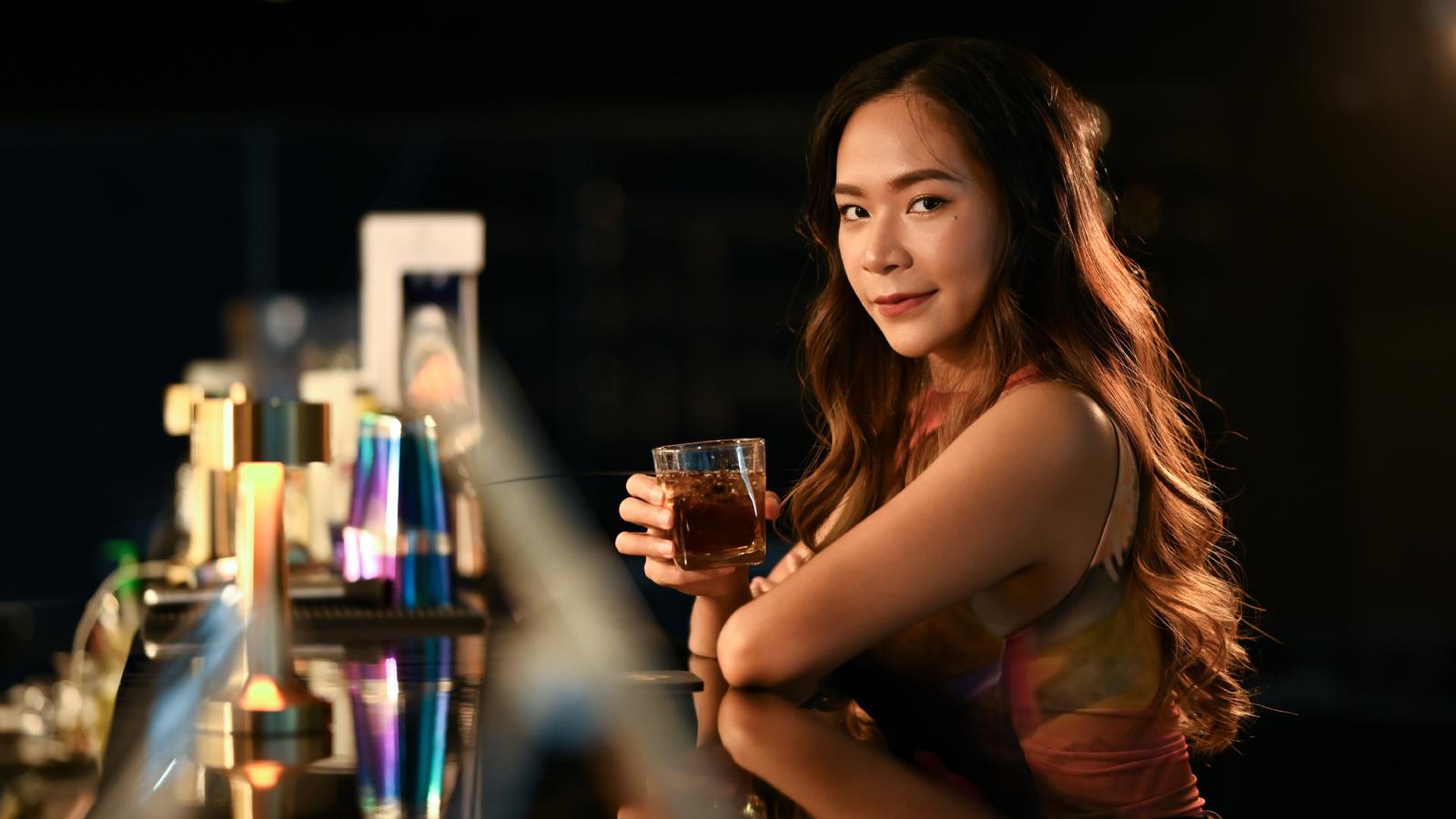 College Student Adjusts Schedule After Roommate Complains About Her Going Out at Night