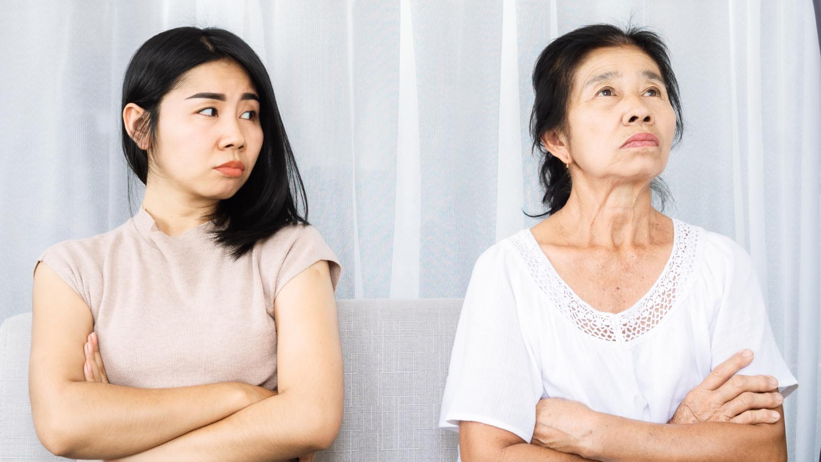 Daughter Exposes Her Mothers Blatant Financial Favoritism After Being Denied a Loan two women on a couch