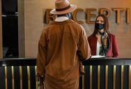 Fed-Up Hotel Front Desk Worker Snaps and Writes a Hilariously Snarky Letter to Guests Demanding Early Check-In