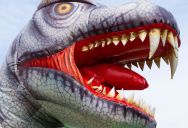 The T-Rex Heist: Why One Man’s Giant Holiday Decoration Was “Too Much” for a Grinchy Neighbor