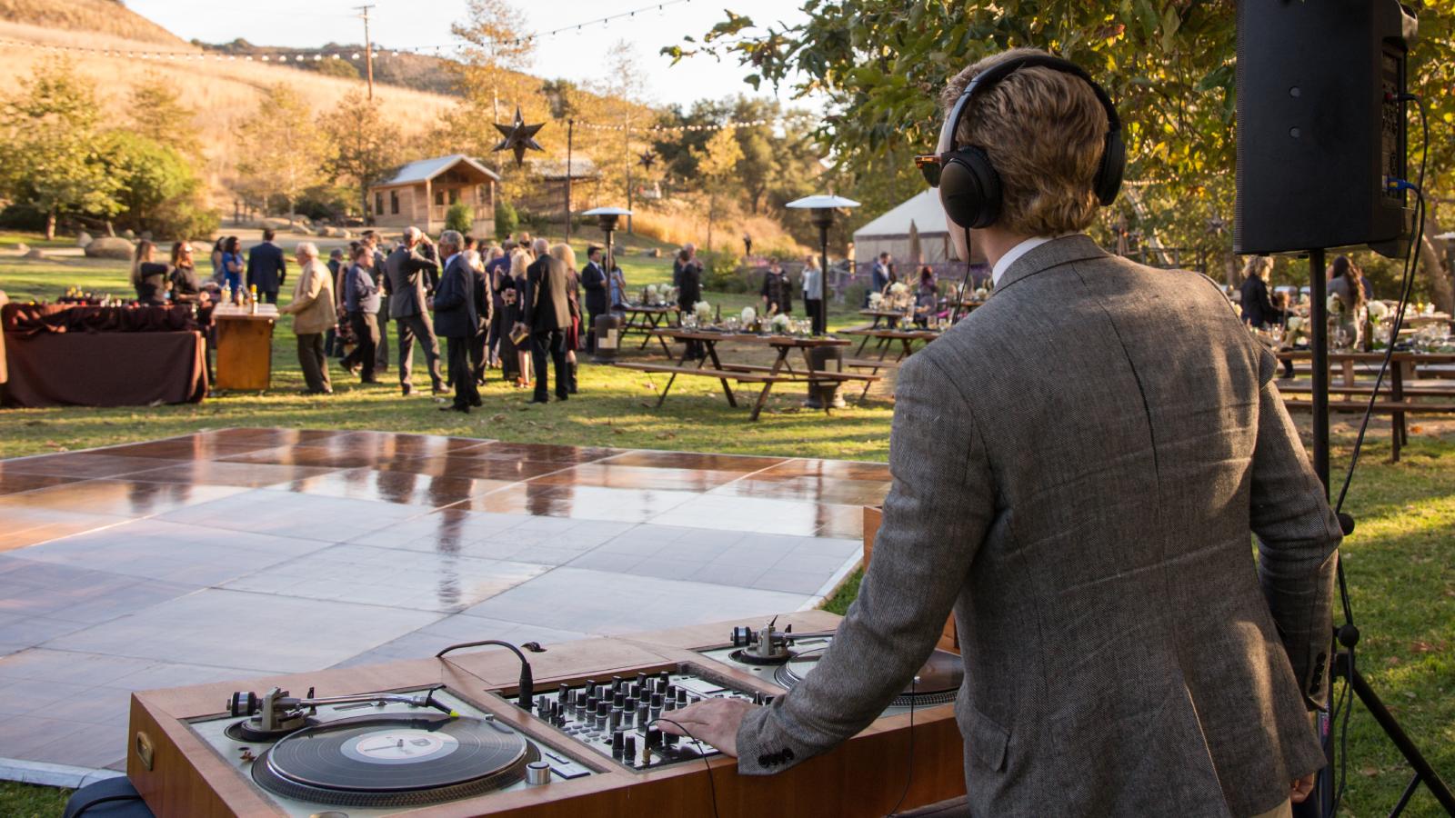 A Wedding Reception Takes an Unexpected Turn Because of the DJ’s Behavior dj at a wedding