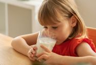 “It Tastes Different”: The Mysterious Reason One Little Girl Won’t Touch the Milk at Her Grandparents’ House