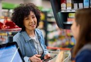 “I Thought She Was Reporting Me”: The Hilarious Reason a Cashier Froze After Realizing a Customer Heard Her Job Complaints