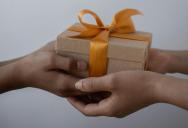 When Effort Isn’t Enough: The Moment a Teenager Realized Her Best Friend Only Cared About Luxury, Not Her Presence