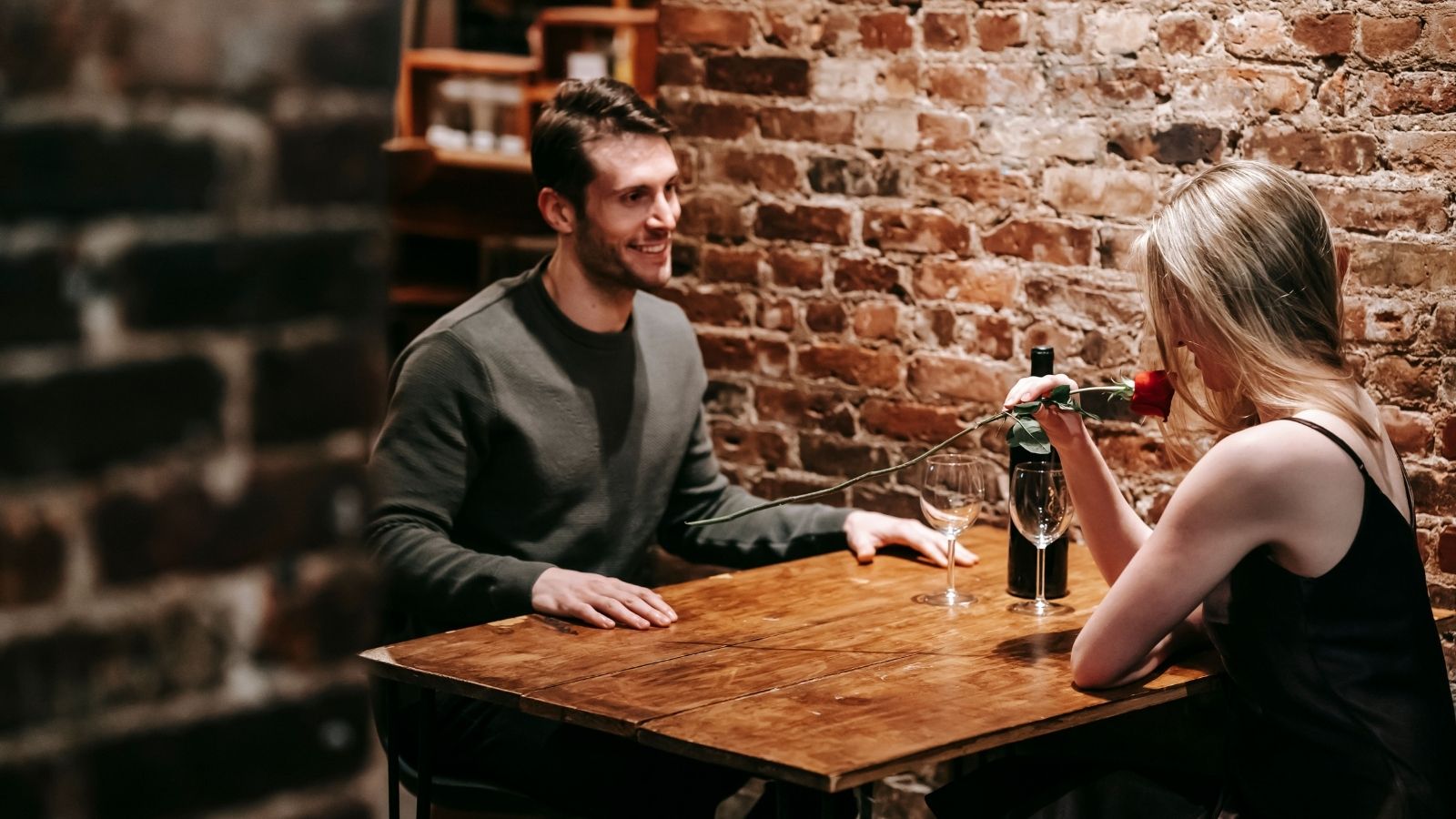 She Wants to Find the Ideal Partner, but Her Demanding Dating Checklist Leaves Almost No Room for Error A couple on a date