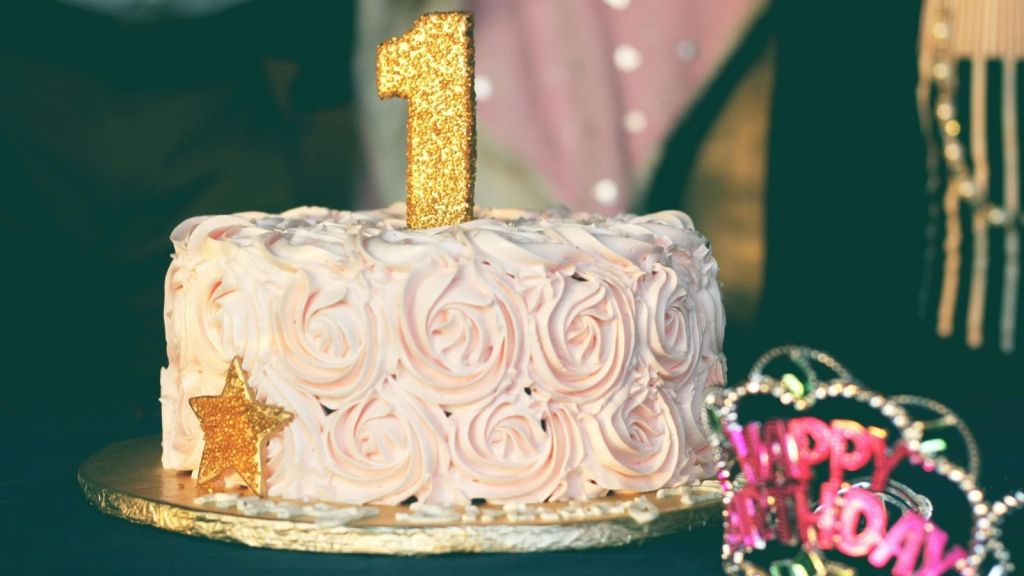 A first birthday cake