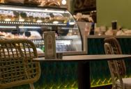 Trapped in a Metric Nightmare: Restaurant Worker Faces Daily Panic Attacks After Manager Publicly Shames Her for Low Google Reviews