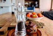 Diner Customer Brings His Own Pepper Mill to Breakfast, but Another Customer Tries to Take It and Ends Up Getting Kicked Out