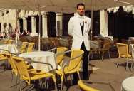 Head Waiter Helps Tourist Couple, but Language Barrier Leads to Unexpected Conflict