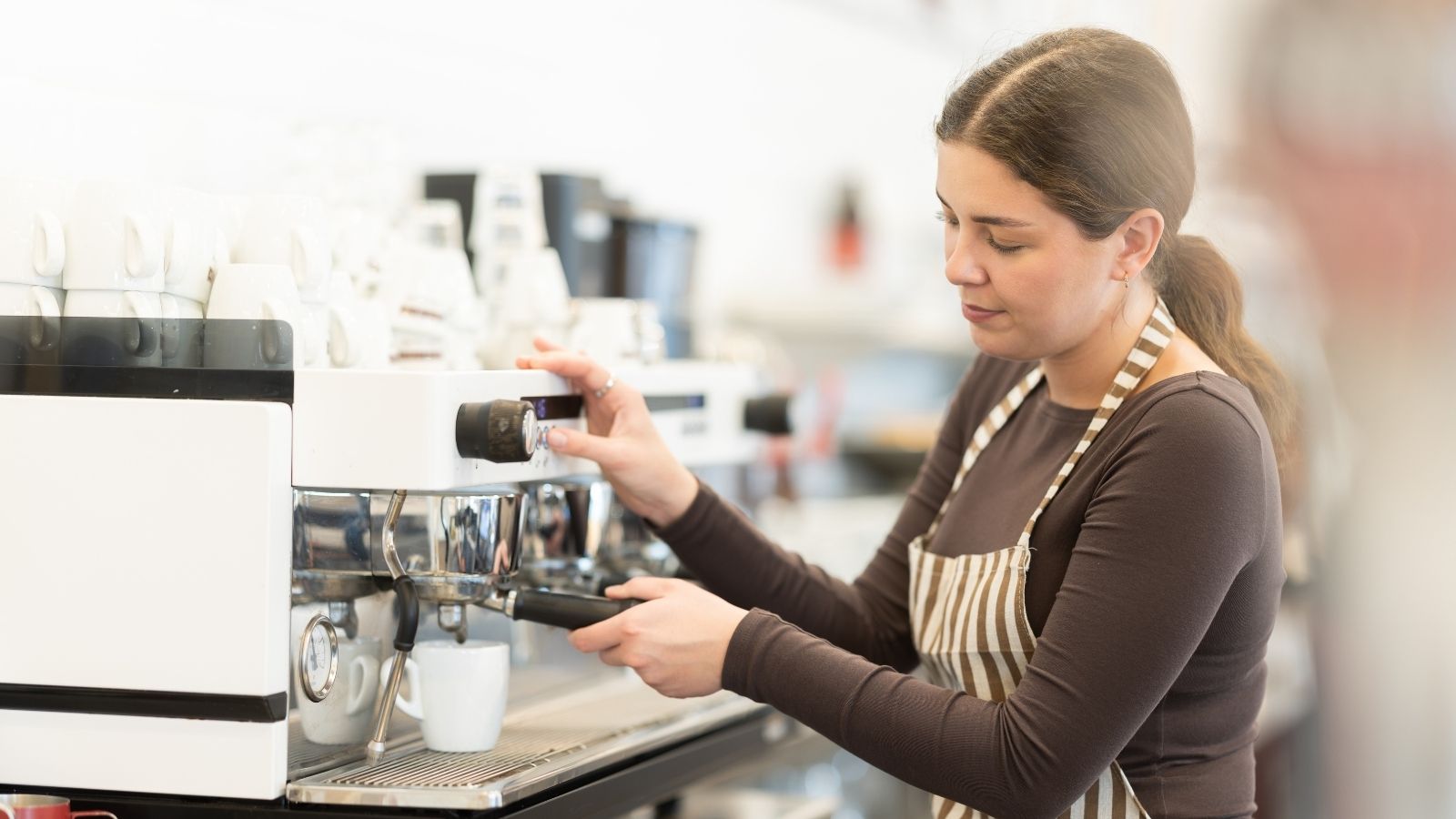 Coffee Shop Employee Told No Overtime, but Manager Quickly Reverses Decision After Realizing She’s Needed woman working at a coffee shop