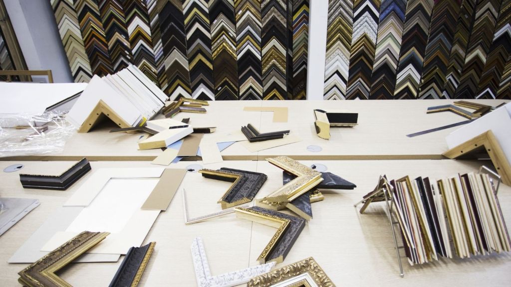 custom picture frame department