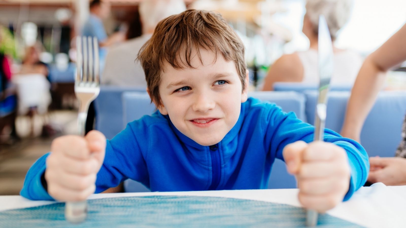 A Famous Actor Sat in Her Section With His Son — When She Went to Take Their Order, the Truth Came Out little boy at a restaurant