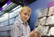Dad Allegedly Sent His Kids Into a Store to Steal a Video Game Console, Then Left Them Behind When They Got Caught