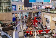 Woman Mistaken for Department Store Employee During Christmas Event, Then Gets Slapped by Customer