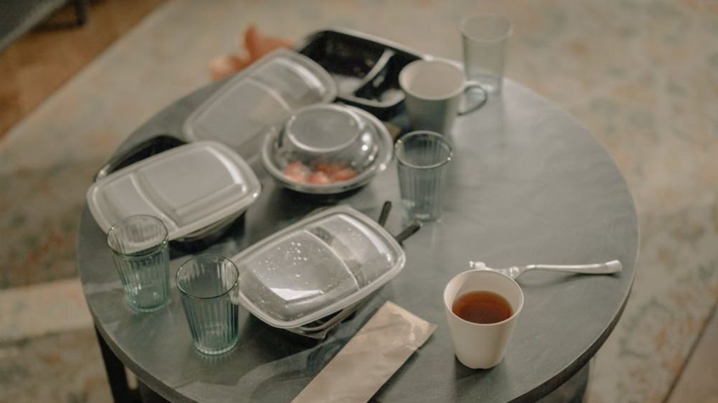 Dirty dishes on the table