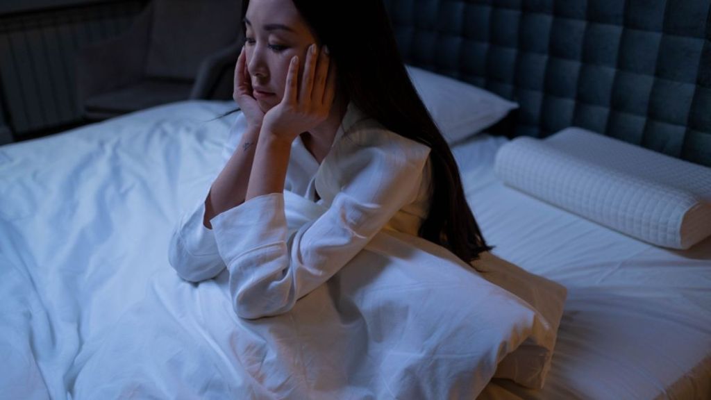 Woman in bed who couldn't sleep