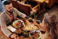 Boyfriend’s Surprise Gesture at Restaurant Leaves Everyone Stunned After Spotting Girlfriend With Another Man