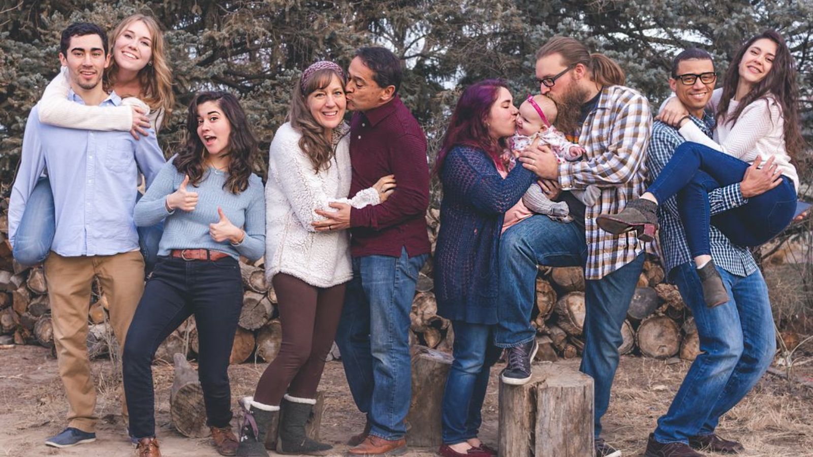 Huge family having a portrait session outdoors