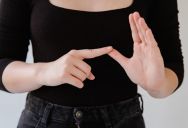 “They Refused to Communicate”: Mom Left Furious After Family Members Brand Her “Unreasonable” for Demanding They Learn Sign Language