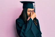 She Wore Fake Glasses to Her Graduation — Her Mom Left in Tears and There’s No Family Photo