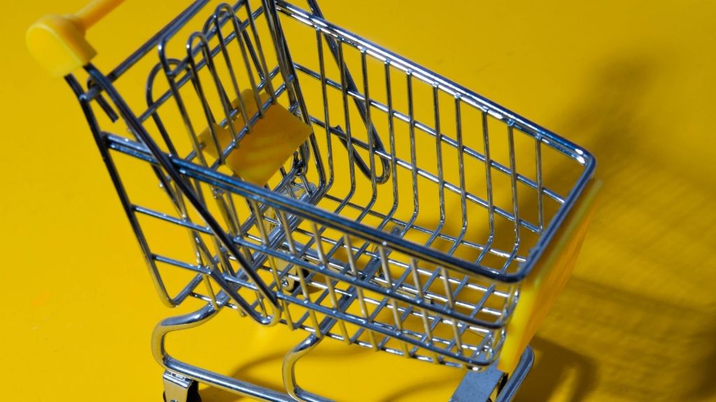 A single, empty shopping cart