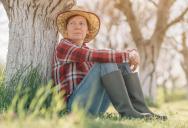 His Neighbor Claims She Owns Part of His Land — Now He’s Banned From His Own Property Until the City Does a Survey
