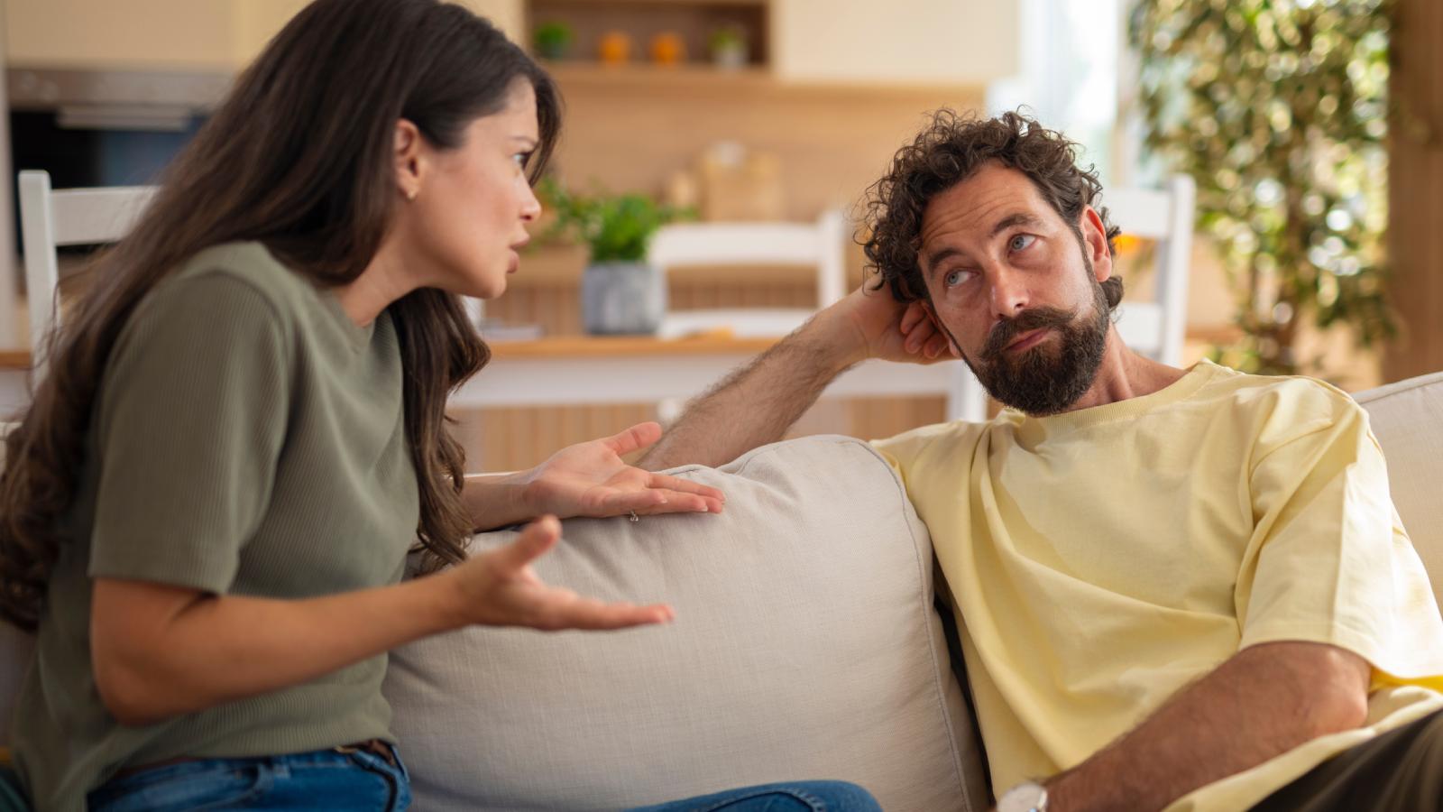 Instead of Staying at Her Boyfriends Familys House, She Booked an Airbnb — It Didnt Go Over Well With Everyone couple having an argument