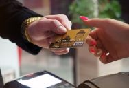 “I Won’t Check You In”: Hotel Standoff Explodes After Guest Demands Illegal Card Use