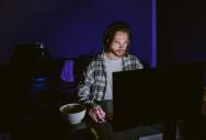 ‘Get Off the Couch!’: Man Threatens to Kick Out Friend After Funding His Entire Life