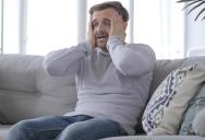“I’m Completely Surrounded!”: Exhausted Homeowner Trapped in a 360-Degree Nightmare After Rude Neighbors Ruin His Entire Block