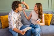 “I’m Not Paying for Your Boyfriend”: Exhausted Roommate Demands Financial Justice After a Partner’s Endless Visits Explode the Utility Bill