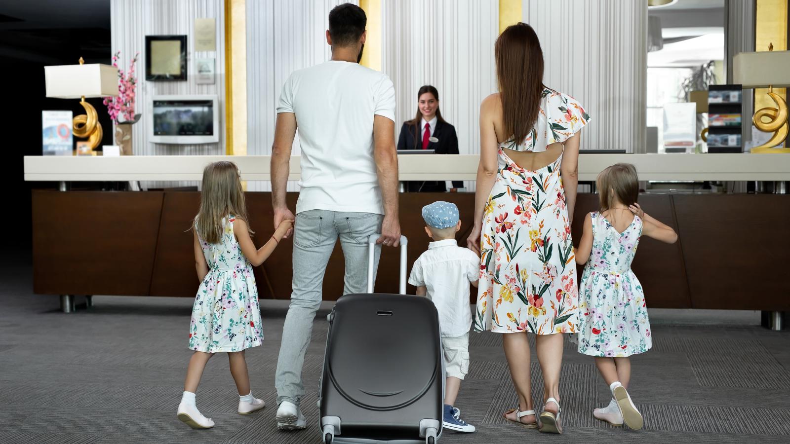 A Scottish Hotel Employee Had Guests Who Complained No Matter What She Did — Shed Tried Everything family at a hotel