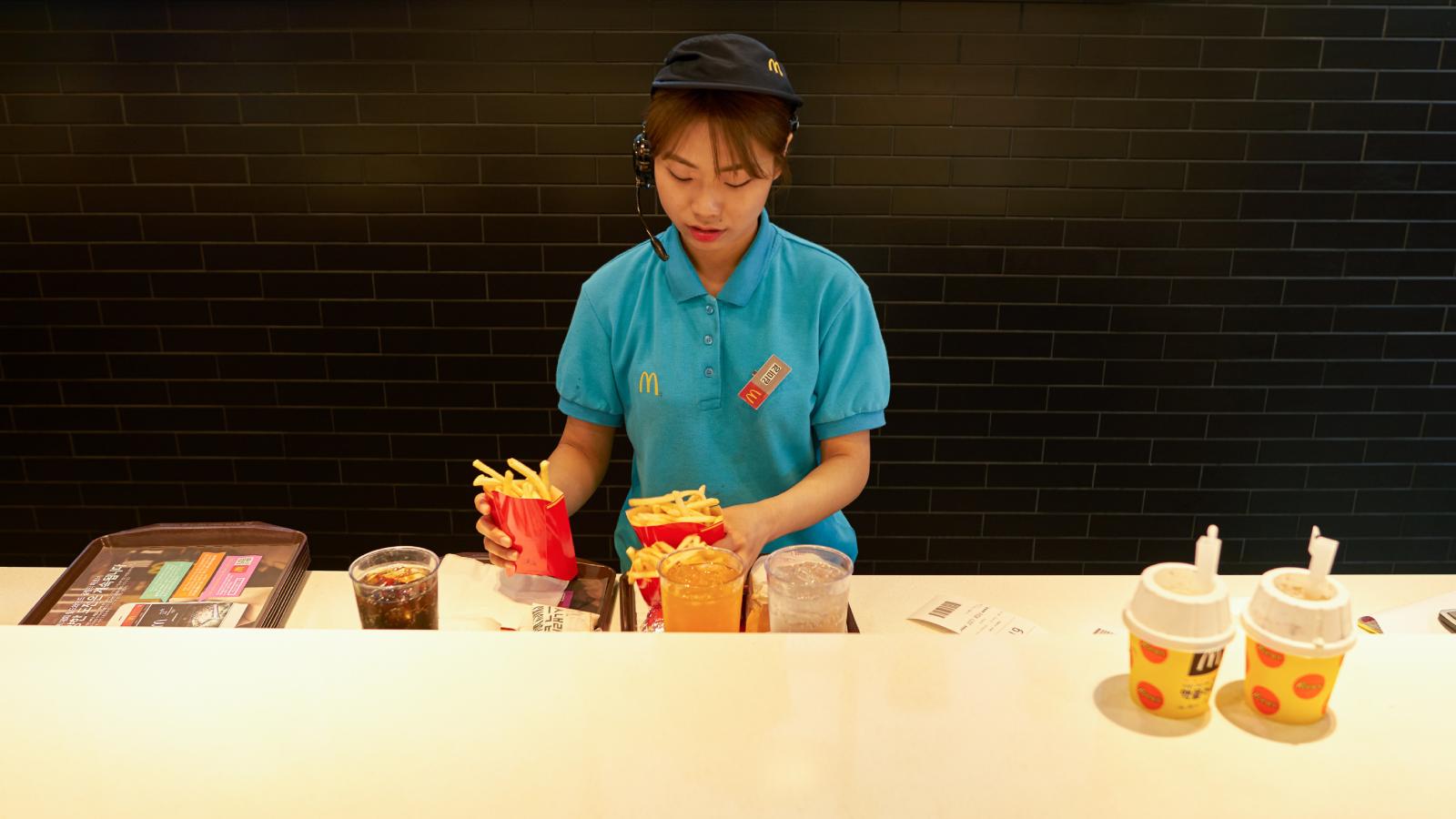 worker at a mcdonald's