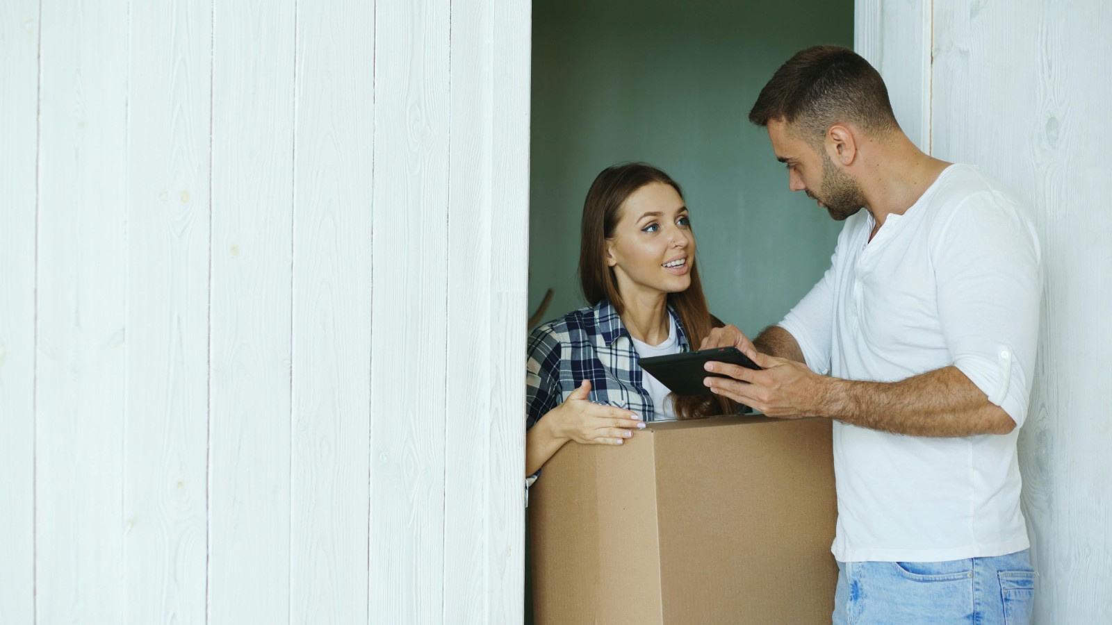 She Thought She Landed a Dream Roommate—Until a Freeloading Boyfriend Secretly Moved Into the Apartment pexels silverkblack 36765194 She Thought She Landed a Dream Roommate—Until a Freeloading Boyfriend Secretly Moved Into the Apartment