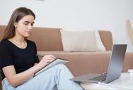 College Student Asked Her Dad to Step Out During Therapy — He Refused and Didn’t Speak to Her for the Rest of the Day