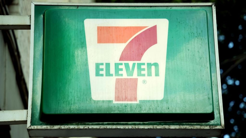 7-11 sign