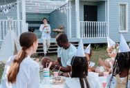 She Didn’t Have Kids, So Her Siblings Quietly Decided She No Longer Fit Into Their Hectic Family Reunions