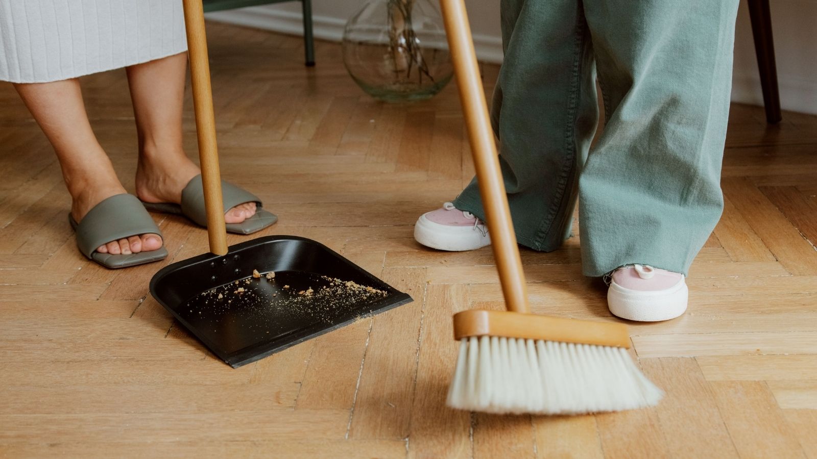 His Coworker Kept Stealing the Good Dustpan and Broom at Work — So He Came Up With a Plan They Didnt See Coming People using a dustpan and broom
