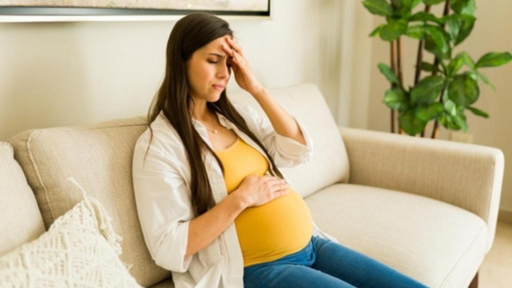Stressed pregnant woman