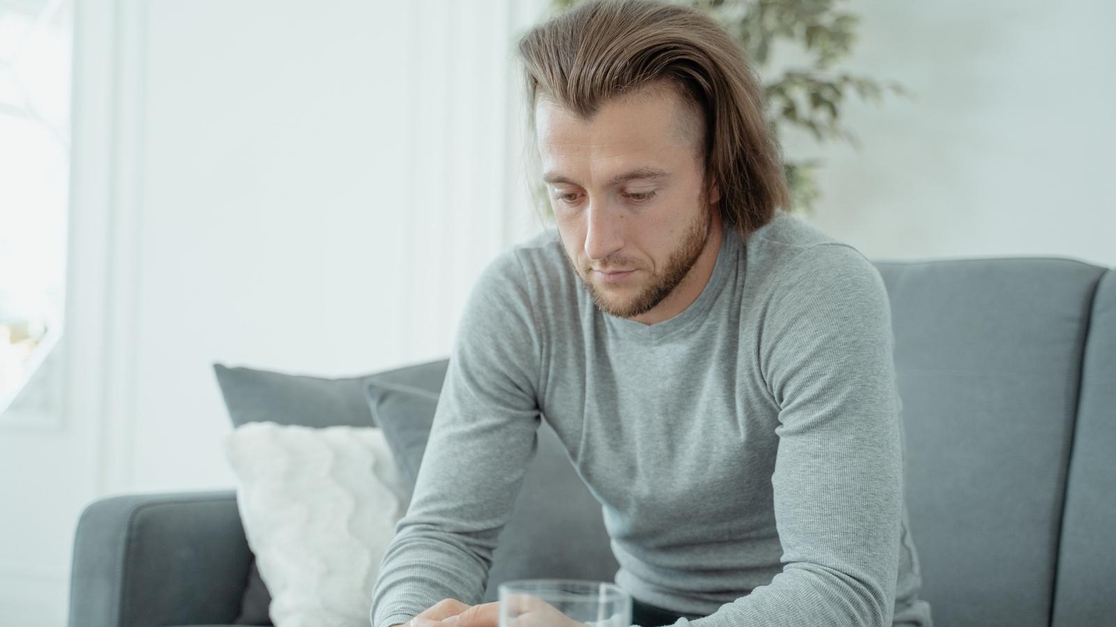 He Got Injured at Work and a Doctor Ordered Him to Stay Home for a Week — His Manager Is Demanding He Come In Anyway Man injured and thinking about his manager