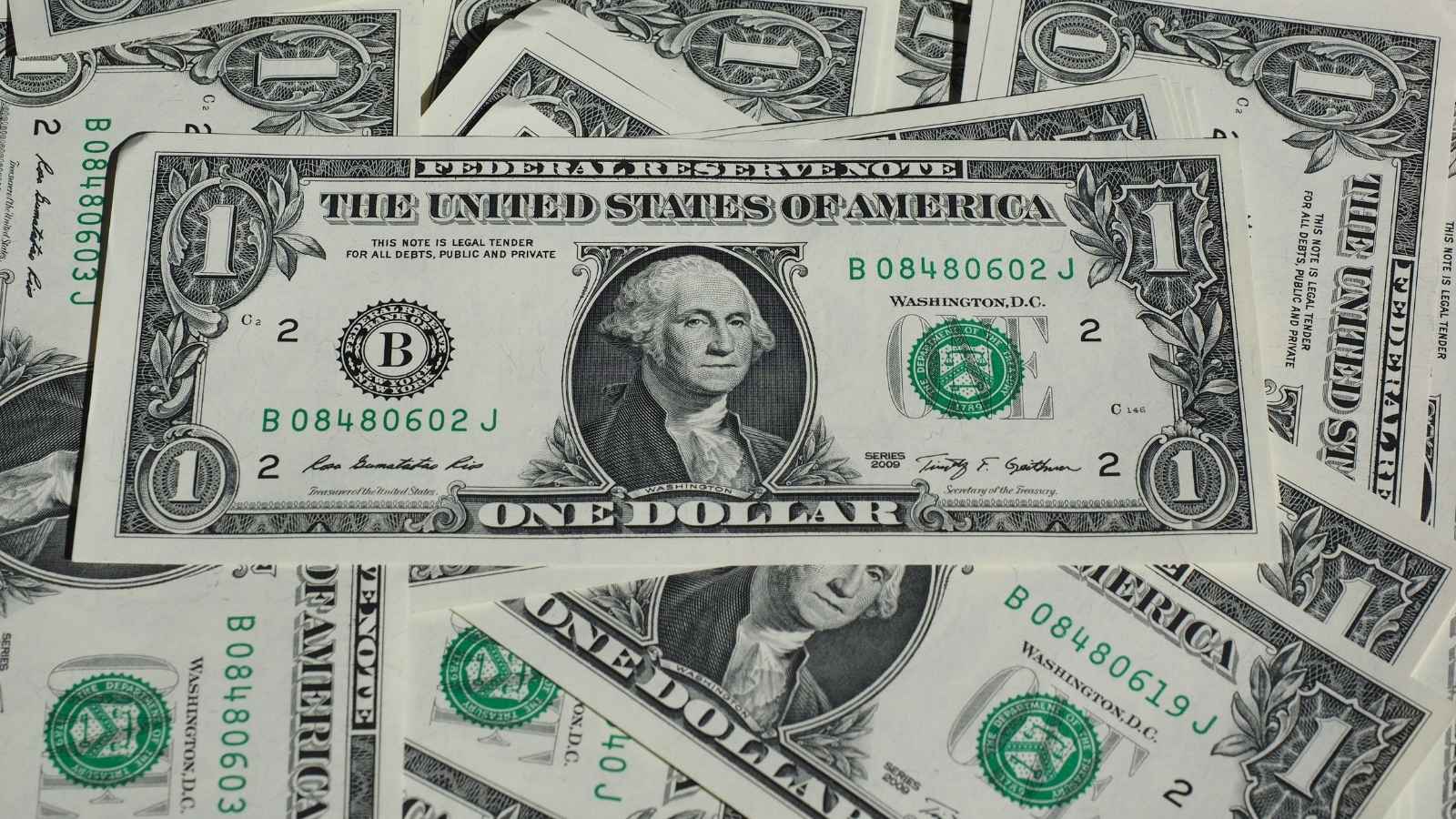 Customer Turned A Simple Checkout Into A Long Dispute—Then Paid With 150 One Dollar Bills Stack of US One Dollar Bills