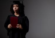 The Step-Parent Trap: Why a Furious Graduate Quietly Re-Wrote the Official Ceremony Program Behind Her Mother’s Back